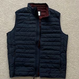 Gap men’s size large puffer vest. Navy blue. Perfection condition.